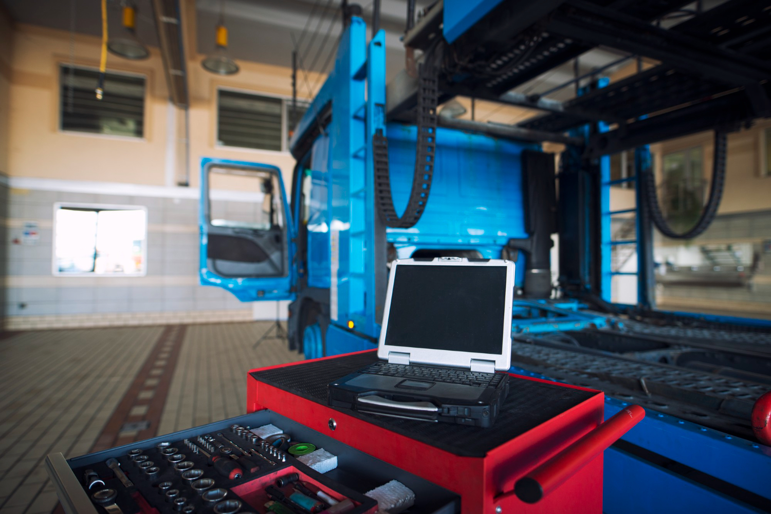 Taller de confianza para electricidad del automóvil y cambio de baterías en Madrid